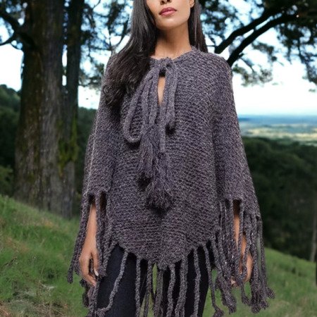 Poncho et ses longues franges Le poncho c'est stylé boheme