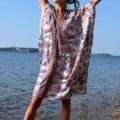 La tunique kaftan en soie imprimé cachemire L'ETE EN SOLDE beachwear