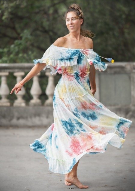 La robe tie and dye à volants L'ETE EN SOLDE boheme