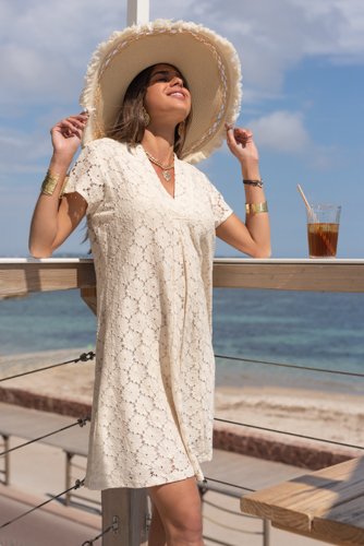 La petite robe écrue en dentelle de coton L'ETE EN SOLDE 100% coton