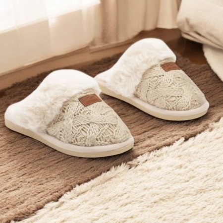 Chaussons peluche fourrés Les chaussures chausson